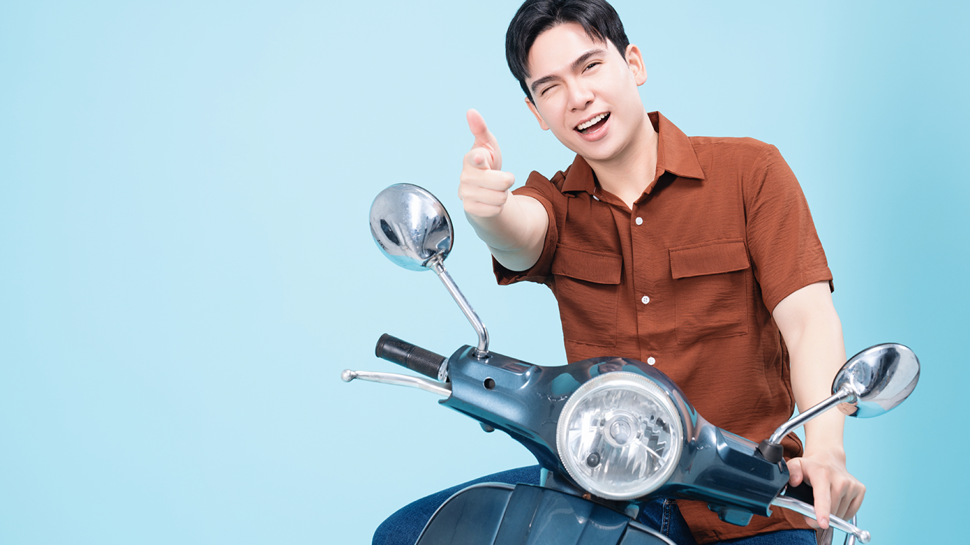image-yougn-asian-man-motorbike